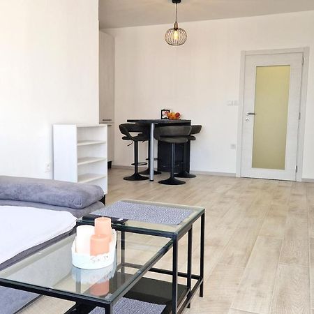 Apartment Lana Krk Town Eksteriør bilde
