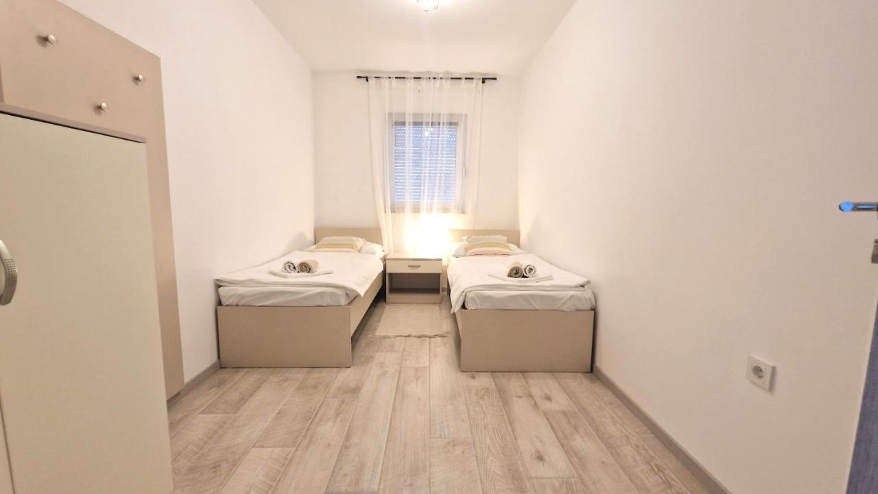 Apartment Lana Krk Town Eksteriør bilde