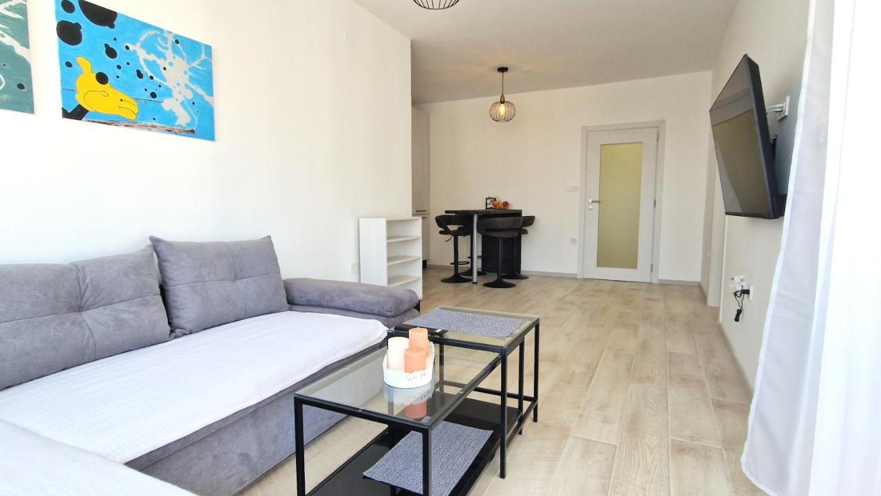 Apartment Lana Krk Town Eksteriør bilde